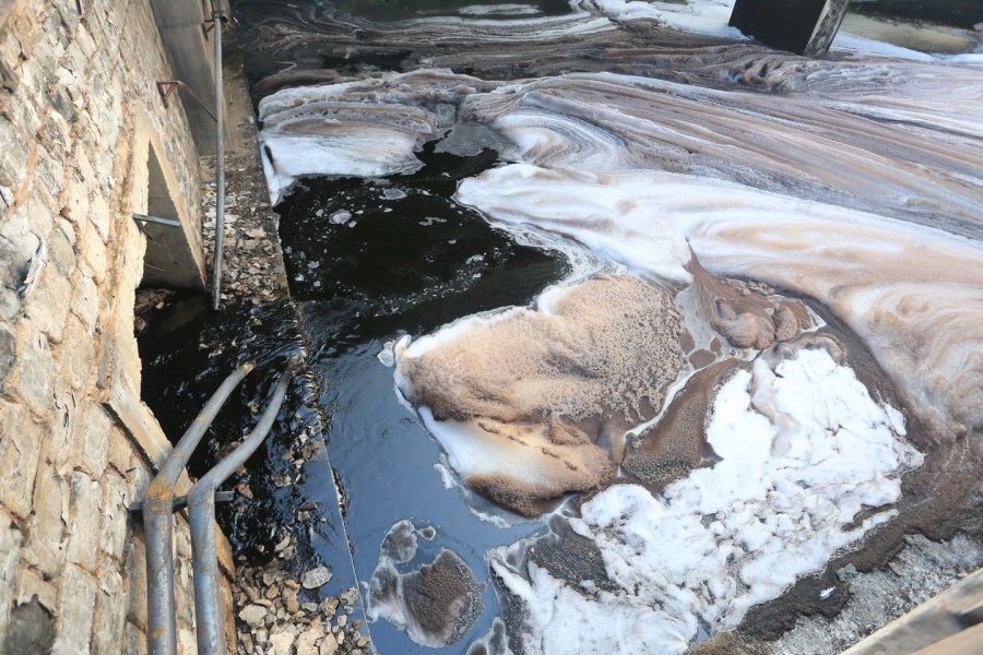 原油消泡劑應(yīng)用場景圖