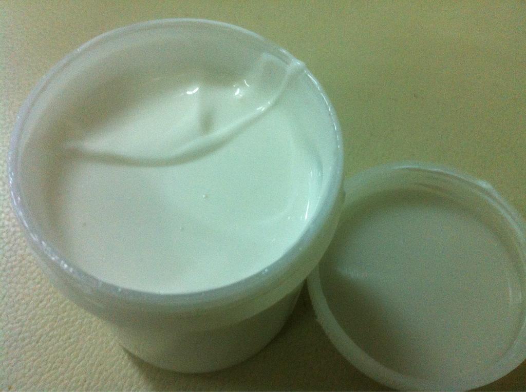 水性膠水起泡的原因有哪些？泡沫怎么辦？